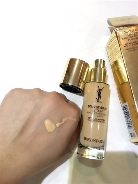 Touche Eclat Le Teint Radiance Awakening Foundation